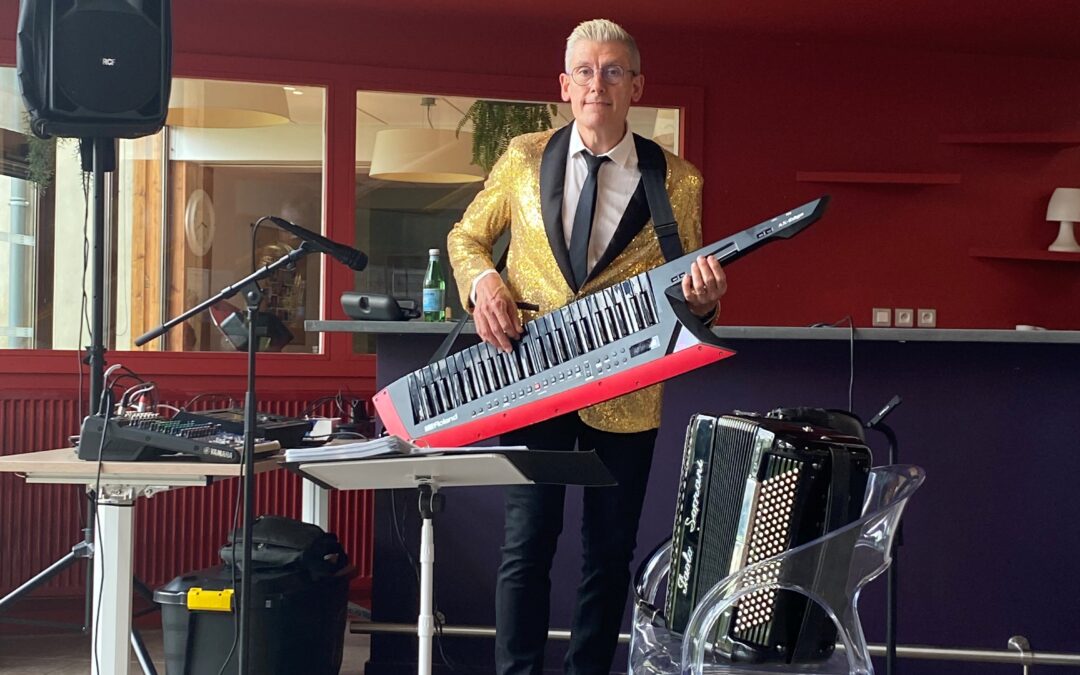 Un Mai Mélodieux : Fête des Anniversaires avec le Chanteur Jean-Jacques Cazorla