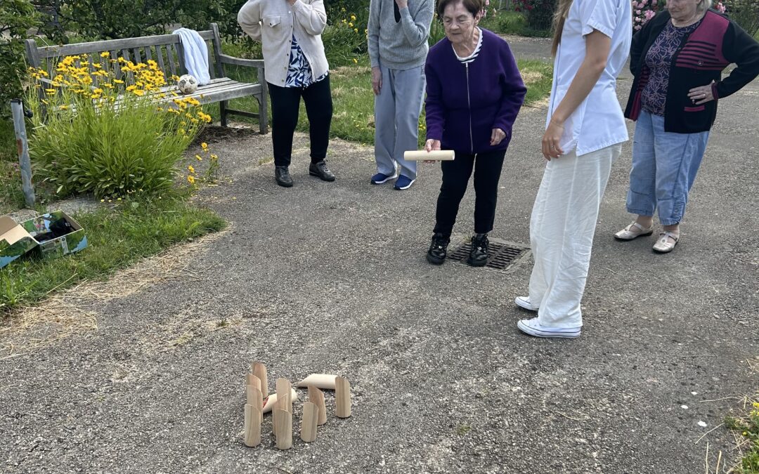 Molkky à la Christinière : Des Parties Endiablées dans les Jardins